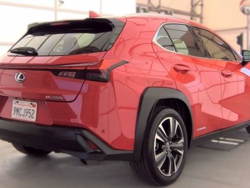 Used 2021 Lexus UX 250h w/ Accessory Package (Z1) AWD/4WD image 2
