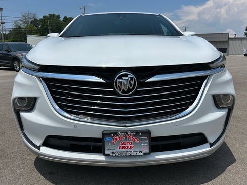 Used 2024 Buick Enclave Premium image 2