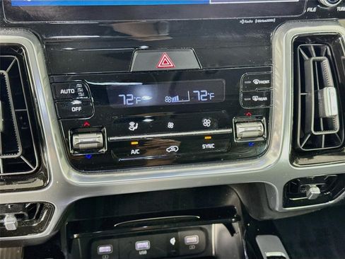 Certified 2023 Kia Sorento SX FWD image 18