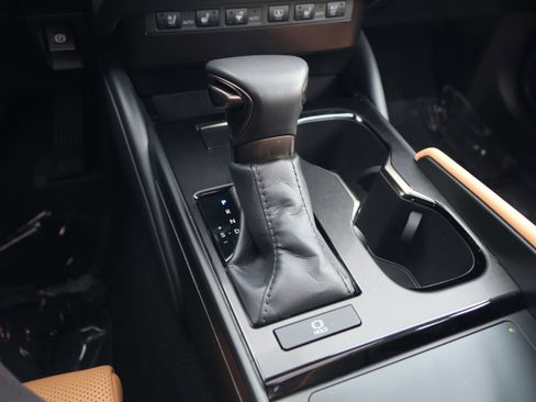 Certified 2024 Lexus ES 350 Ultra Luxury w/ Accessory Package (Z2) image 29