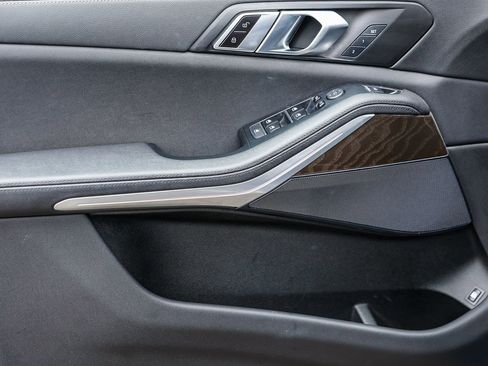 Used 2022 BMW X5 xDrive45e image 21