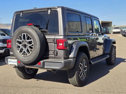 New 2026 Jeep Wrangler Unlimited Sahara AWD/4WD image 3