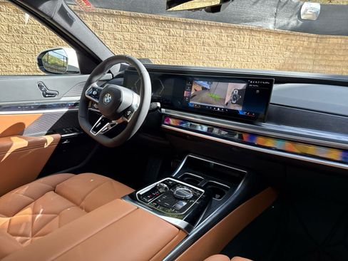 Used 2026 BMW 740i xDrive w/ Premium Package AWD/4WD image 11