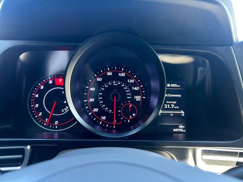 Certified 2022 Hyundai Elantra SEL image 33