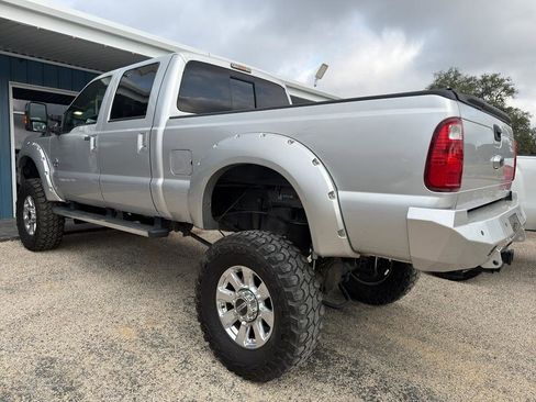 Used 2015 Ford F250 Lariat w/ Lariat Ultimate Package image 4