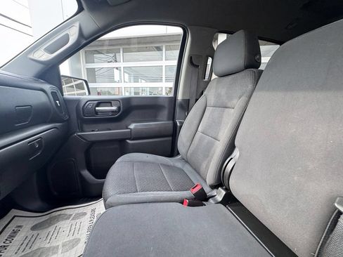 Used 2020 Chevrolet Silverado 1500 Custom w/ Custom Value Package AWD/4WD image 18