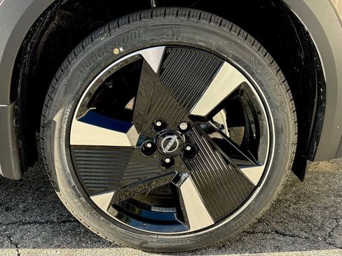 New 2026 Nissan Kicks SR FWD image 25