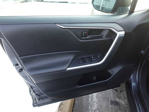 Used 2023 Toyota RAV4 LE AWD/4WD image 10