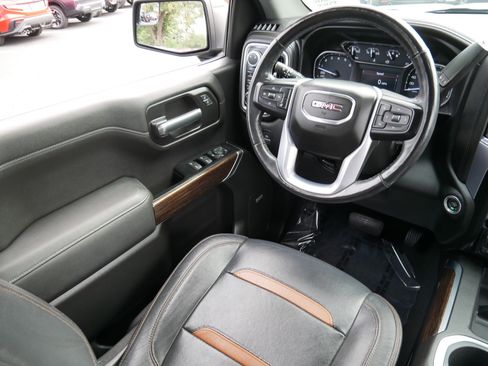 Used 2019 GMC Sierra 1500 Elevation w/ Elevation Value Package AWD/4WD image 9