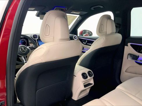 New 2026 Mercedes-Benz GLC 300 image 18