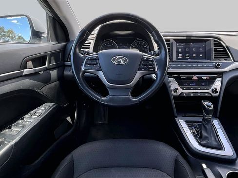 Used 2017 Hyundai Elantra Value Edition FWD image 5