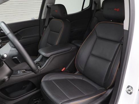 Used 2023 GMC Acadia AT4 w/ Technology Package AWD/4WD image 15