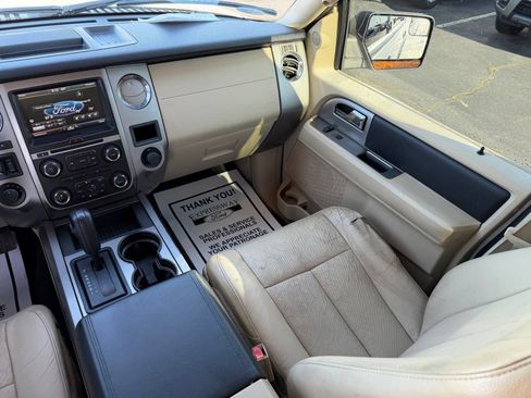 Used 2015 Ford Expedition EL XLT w/ Equipment Group 202A AWD/4WD image 16
