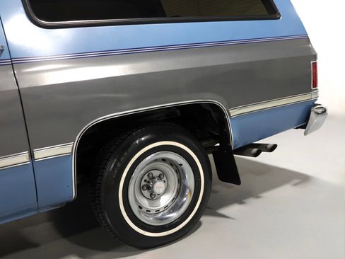 Used 1987 GMC Suburban 2WD image 38