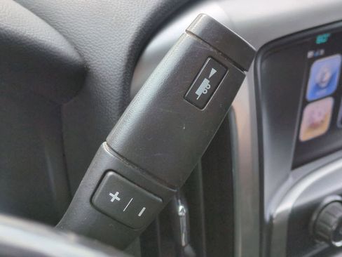 Used 2018 Chevrolet Silverado 1500 LT image 32