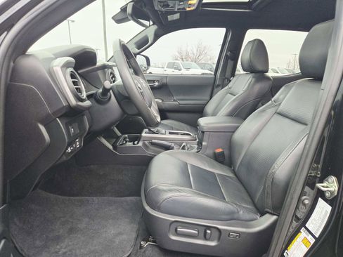 Used 2020 Toyota Tacoma TRD Off-Road w/ TRD Premium Off Road Package image 13