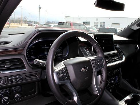 Used 2022 Chevrolet Tahoe Z71 w/ Luxury Package image 32