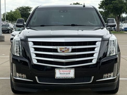 Used 2018 Cadillac Escalade Luxury AWD/4WD image 7