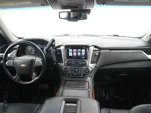 Used 2019 Chevrolet Suburban Premier AWD/4WD image 14