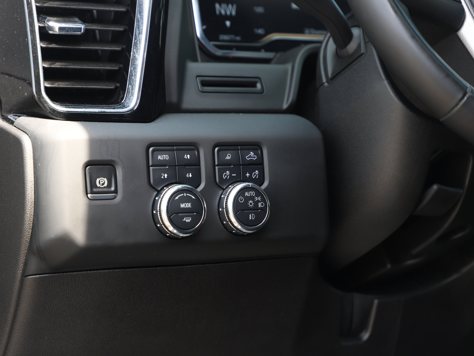 Used 2025 GMC Sierra 2500 Denali AWD/4WD image 23