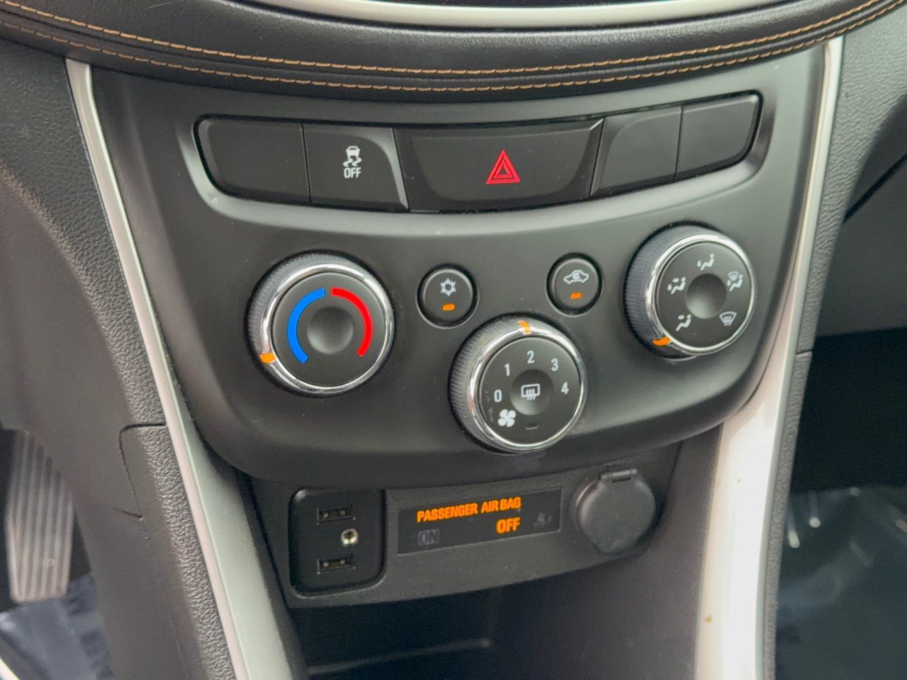 Used 2018 Chevrolet Trax LT w/ LT Convenience Package FWD image 22