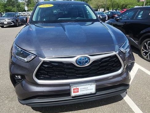 Used 2021 Toyota Highlander LE AWD/4WD image 5