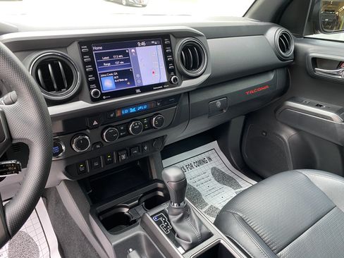 Used 2023 Toyota Tacoma TRD Off-Road w/ TRD Premium Off Road Package AWD/4WD image 24