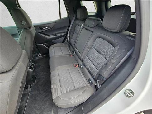 Used 2025 Chevrolet Equinox LT FWD image 18