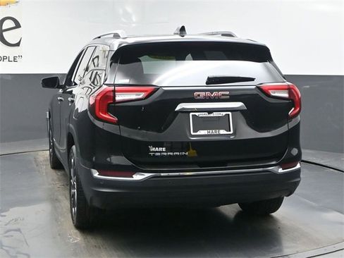 Used 2022 GMC Terrain SLT w/ Infotainment Package II image 34