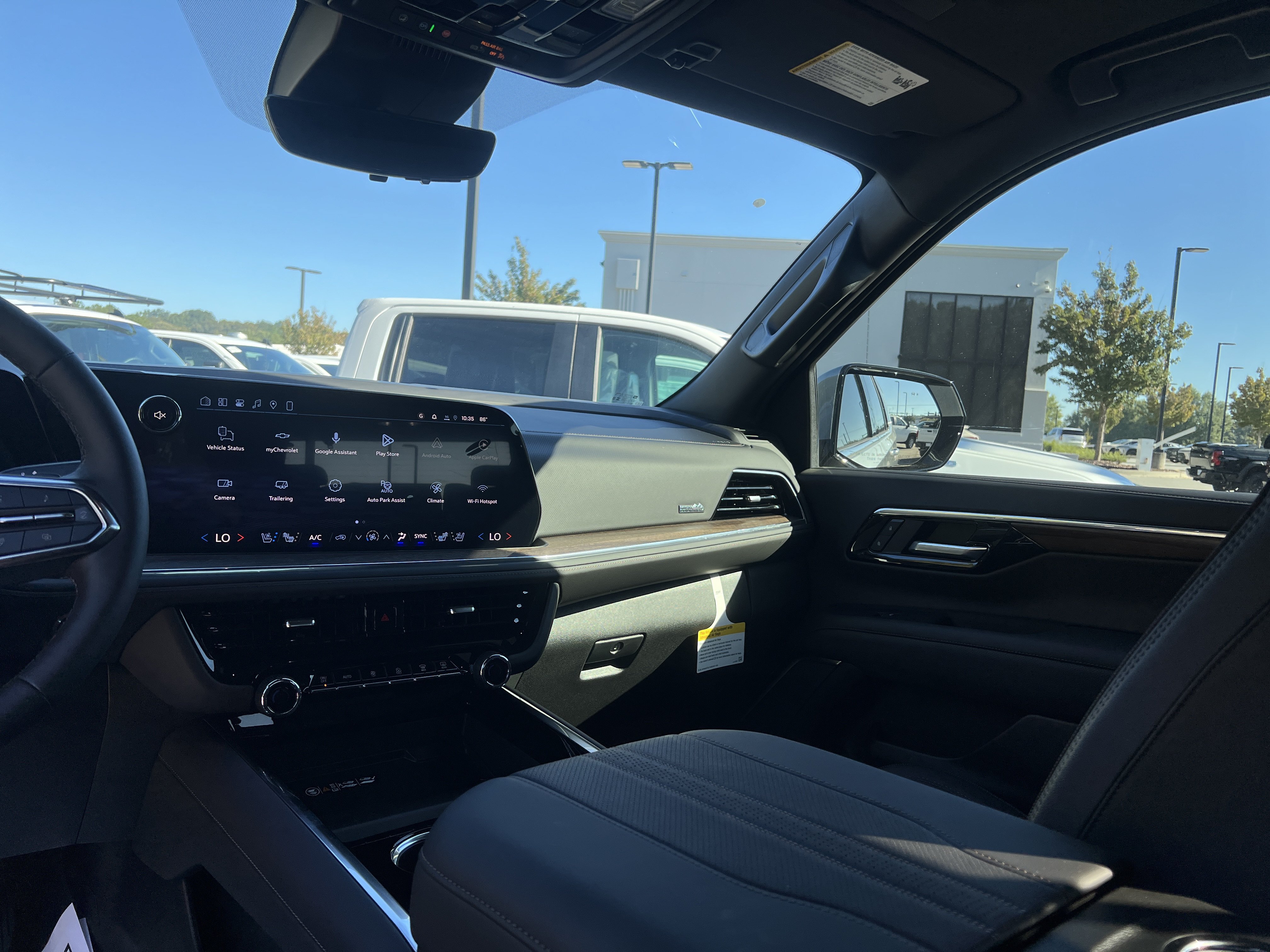 New 2026 Chevrolet Tahoe High Country w/ Sun And Tow Package AWD/4WD image 24