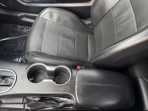 Used 2019 Ford Mustang GT Premium image 14