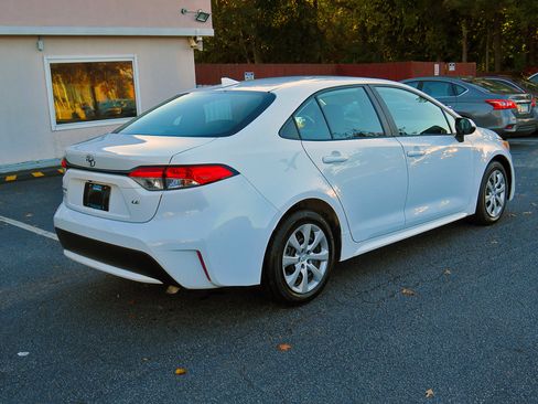 Used 2020 Toyota Corolla LE image 7