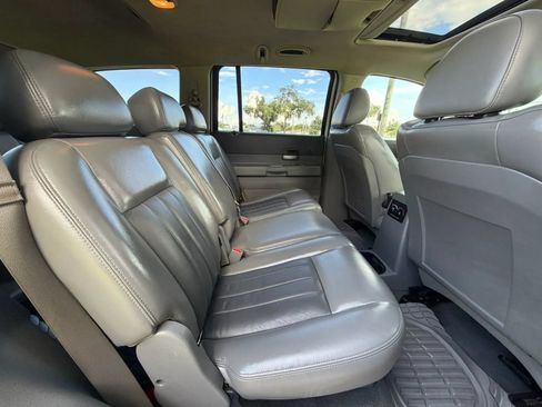 Used 2005 Dodge Durango Limited w/ Trailer Tow Group RWD image 17
