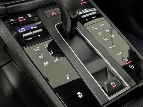 New 2026 Porsche Macan Turbo AWD/4WD image 34
