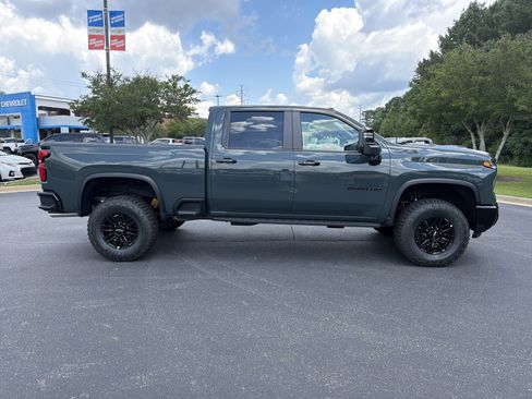 New 2026 Chevrolet Silverado 2500 ZR2 w/ LPO, Dark Essentials Package AWD/4WD image 4