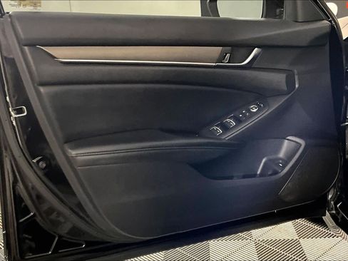 Used 2018 Honda Accord LX image 20