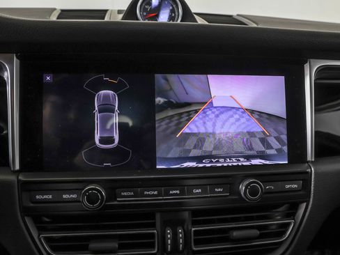 Used 2021 Porsche Macan image 7