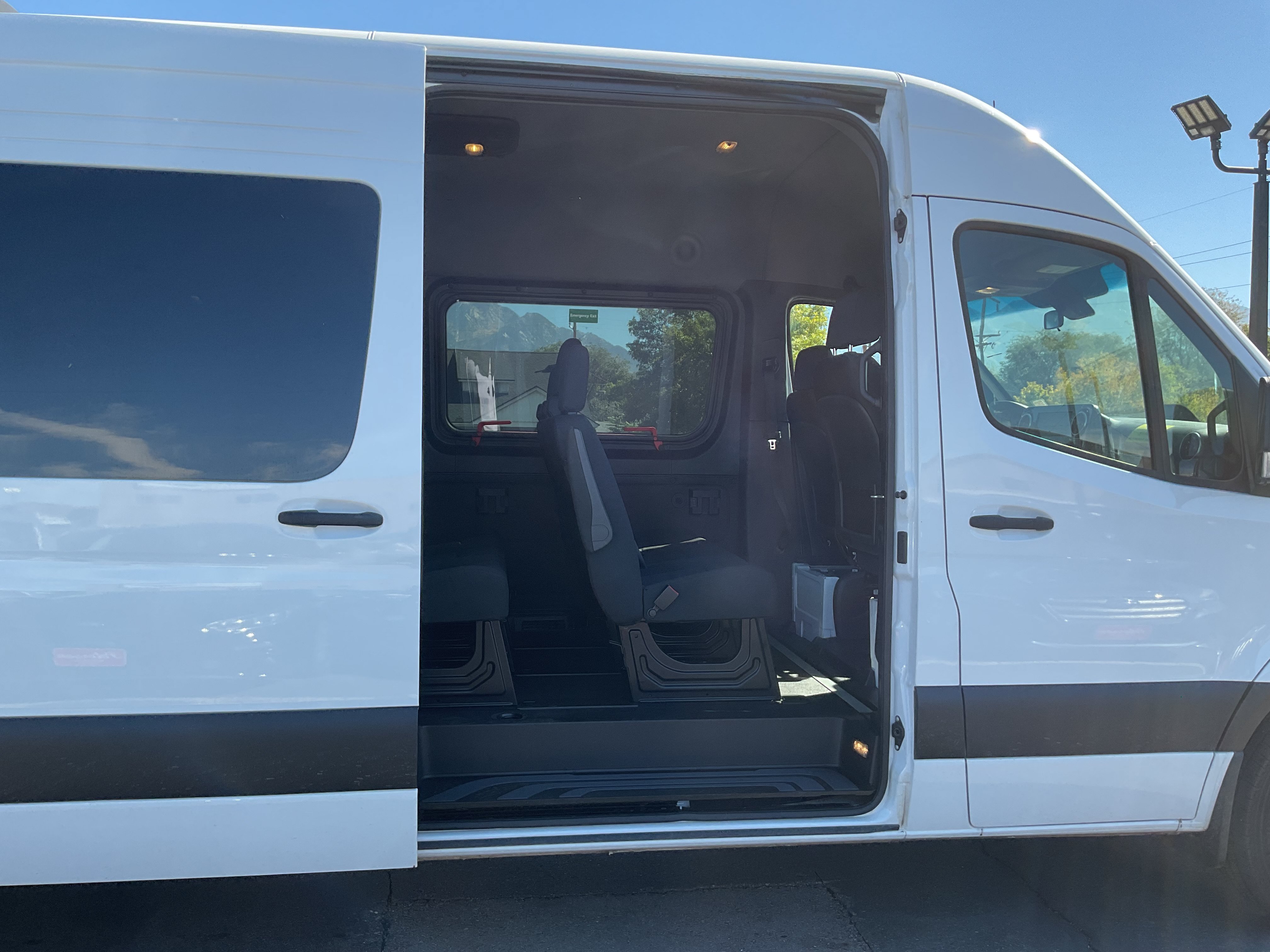 Used 2025 Mercedes-Benz Sprinter 2500 image 9