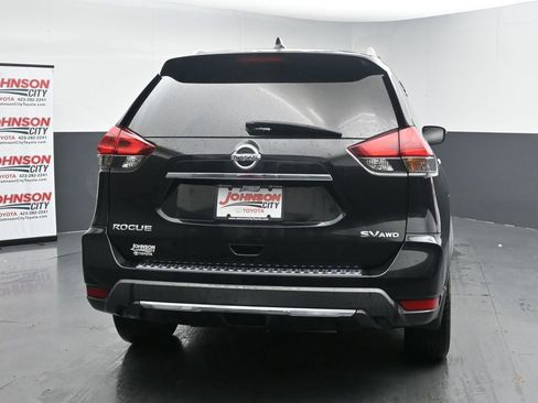 Used 2018 Nissan Rogue SV AWD/4WD image 8