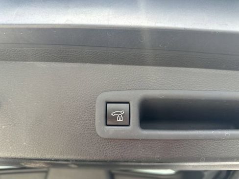 Certified 2025 Toyota Sienna XLE w/ XLE Plus Package FWD image 22