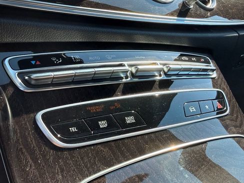 Used 2023 Mercedes-Benz E 450 4MATIC Sedan image 42