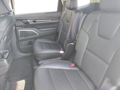 Used 2025 Kia Telluride S image 13