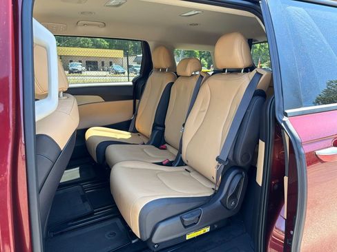 Used 2024 Kia Carnival LX FWD image 20