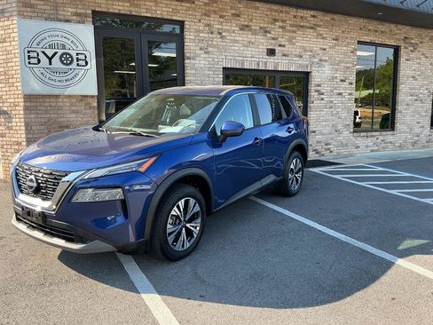 Used 2023 Nissan Rogue SV AWD/4WD image 1