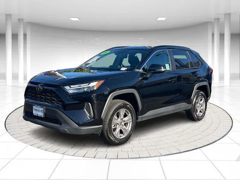 Used 2025 Toyota RAV4 XLE FWD image 1