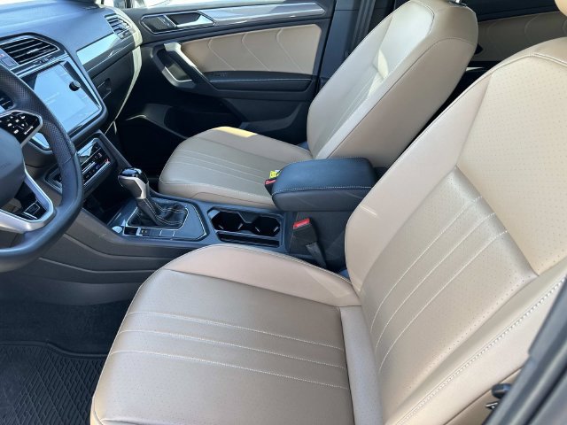 Certified 2024 Volkswagen Tiguan SE R-Line FWD image 24
