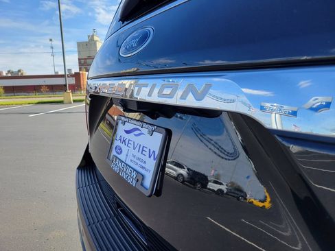 Used 2020 Ford Expedition XLT w/ Equipment Group 202A AWD/4WD image 27