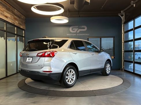Used 2021 Chevrolet Equinox LT AWD/4WD image 3