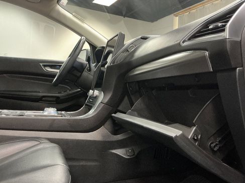 Used 2022 Ford Edge Titanium AWD/4WD image 31