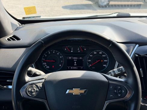 Used 2023 Chevrolet Traverse LT image 22